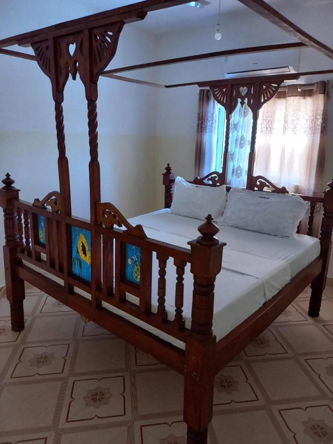 Rhino Apartment Watamu Exterior photo